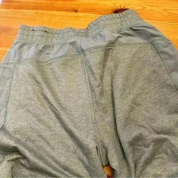 Under Armour sweat pants - Picture 3 of 6